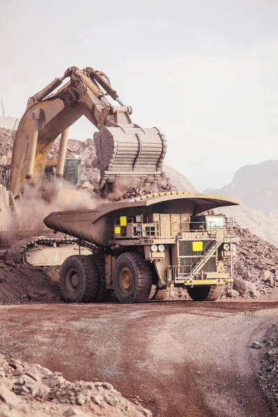Huge Excavator. Mining — Stock Photo, Image
