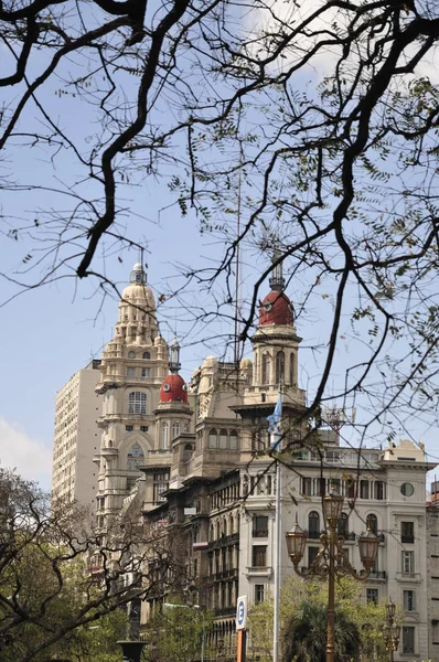 Старые здания Буэнос-Айреса — стоковое фото