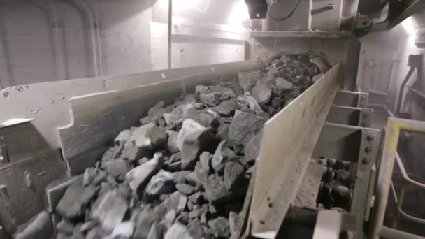 Industria minera, trituradora de rocas — Vídeos de Stock