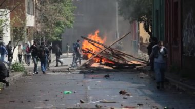 Şili, barikat öğrenci protesto