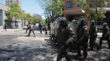 Şili'deki öğrenci protesto