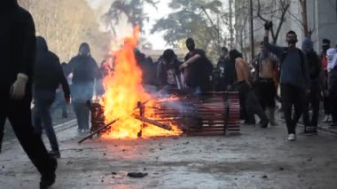Şili, barikat öğrenci protesto