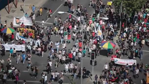 칠레에서 학생 들의 항의 — 비디오