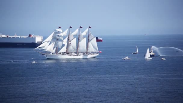 Velho navio à vela — Vídeo de Stock