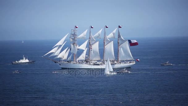 Velho navio à vela — Vídeo de Stock