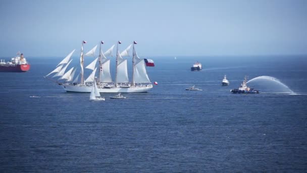 Velho navio à vela — Vídeo de Stock