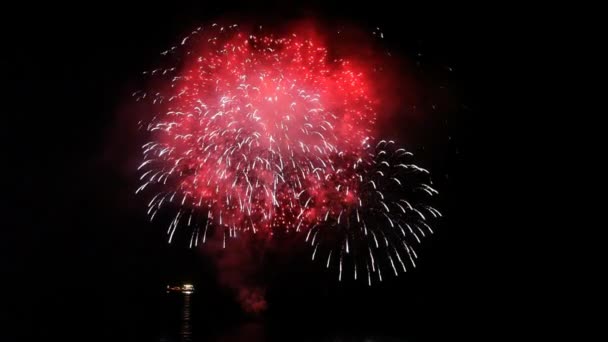 Fuochi d'artificio sul mare — Video Stock