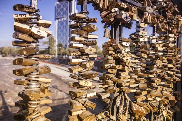 Clôture de pont Love Padlocks — Photo