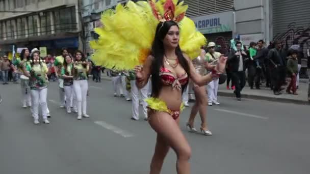 Carnaval tijdens protest, Valparaiso — Stockvideo
