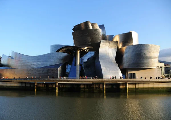 Muzeum Guggenheima w bilbao — Zdjęcie stockowe