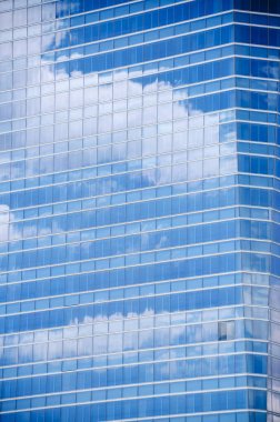 Gökyüzü yansıması. Kule