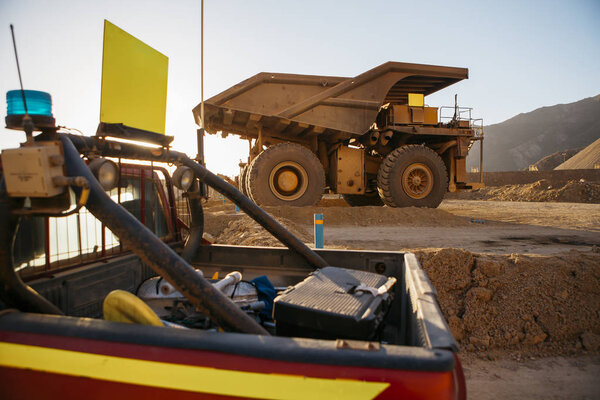 Медный мусоровоз. Горное дело
