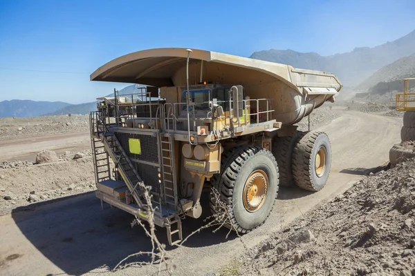 Camion à ordures Coppermine. Exploitation minière — Photo