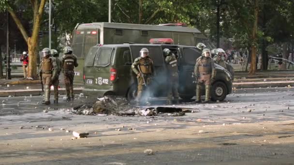 Santiago Chile Outubro 2019 Polícia Choque Dispersou Manifestantes Durante Protestos — Vídeo de Stock