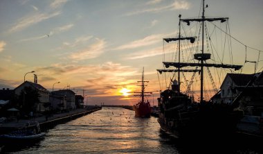 gemi iskeleye silüeti