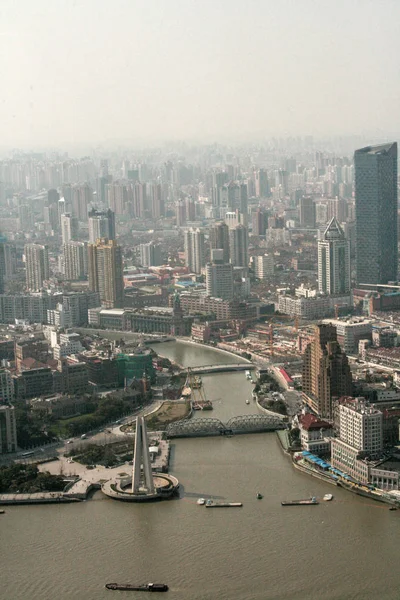 Visa på floden i Shanghai från Pearl tv tower — Stockfoto