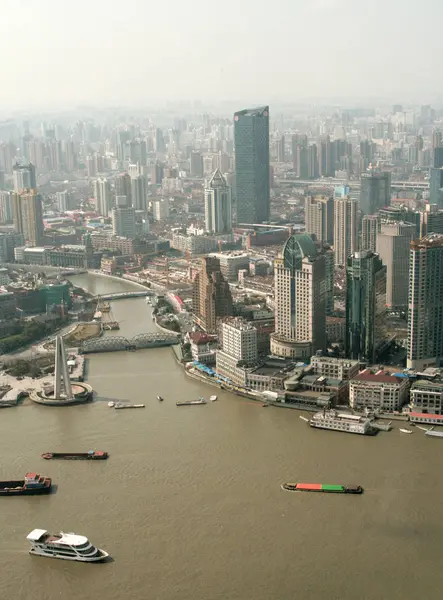 Visa på floden i Shanghai från Pearl tv tower — Stockfoto