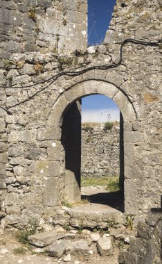  Kale Skoder, Arnavutluk eski kalıntıları