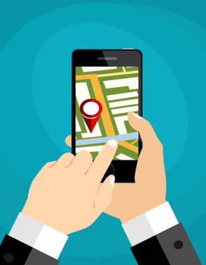 Akıllı telefon ekranında şehir haritası GPS navigatörü olan akıllı telefonu tutuyor. Mobil navigasyon konsepti. Modern basit düz tasarım