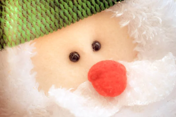 Мягкая игрушка Санта-Клаус лицо с красным носом, закрыть . — стоковое фото