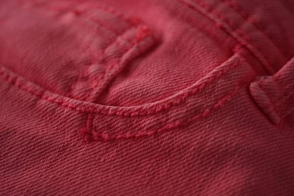 Tasca frontale di jeans da donna rosa, primo piano . — Foto Stock