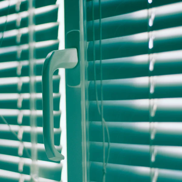 Gesloten Horizontale Rolluiken Met Touw Handvat Groene Toon Perspectief Uitzicht — Stockfoto