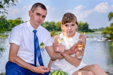 Kutlama romantik genç yeni evli çift