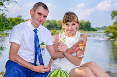 Kutlama romantik genç yeni evli çift