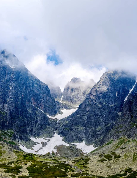 Alti Monti Tatra Coperti Nuvole Giorno Soleggiato Lomnicky Stit — Foto Stock