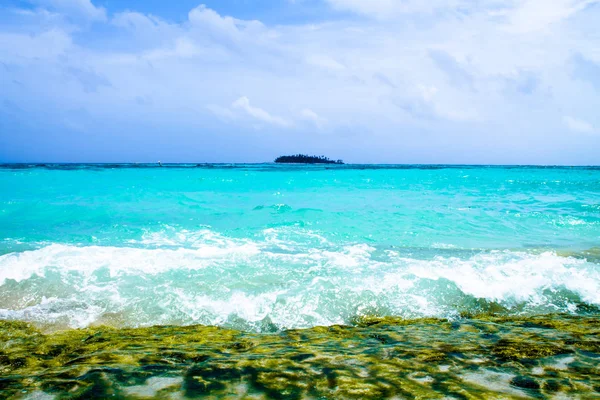 Johnny cay Adası, Kolombiya