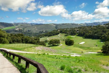 Bir golf sahası ve küçük bağ Hills California.