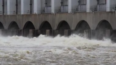 Su akışı Hydro Quebec Barajı