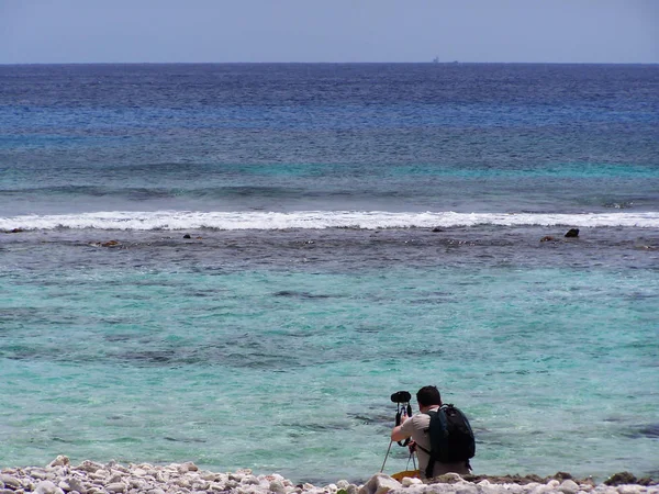 Fotógrafo listo para tomar una foto . — Foto de Stock