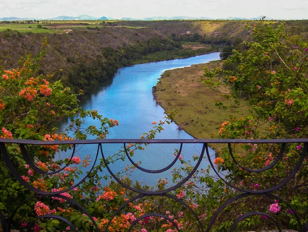 Alto de Chavon 'da bir nehrin güzel manzarası