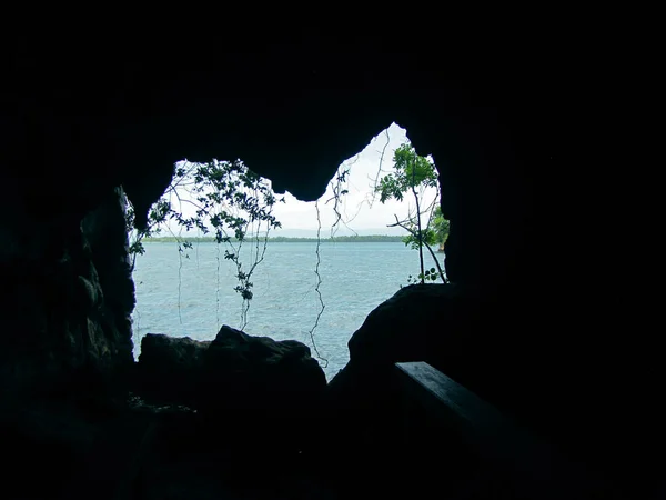 Los Haitises Milli Parkı, Dominik Cumhuriyeti doğa tarafından kayalar yapılmış bir kalp şekli