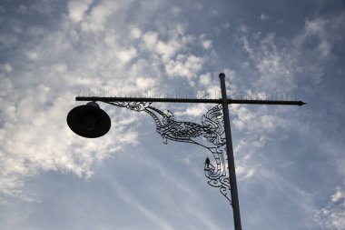 Mermer Tapınağı'nda sokak lambası