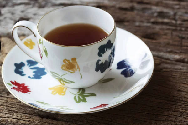 Bir fincan çay tablo