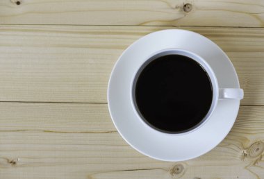 Bir fincan koyu kahve.