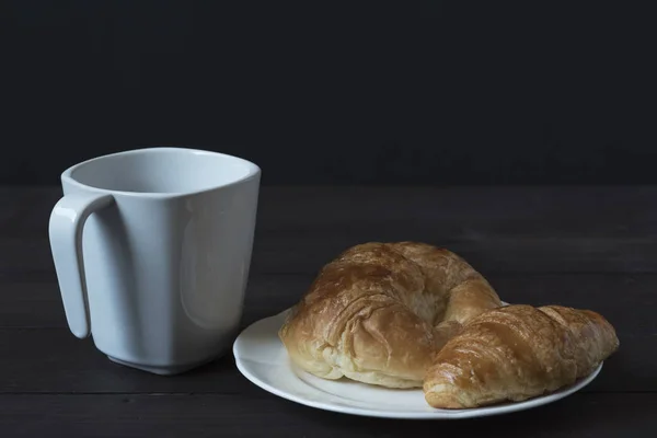 Una taza de café y desayuno — Foto de Stock