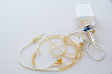 Kullanılmış bir antibiyotik serumu. 