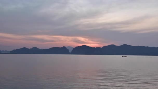 Tayland Krabi Ilinde Güneşin Doğuşu Dağ Sıraları — Stok video