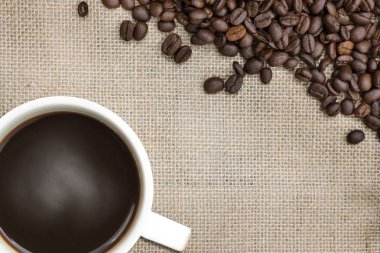 kahve üzerinde bir çuvala