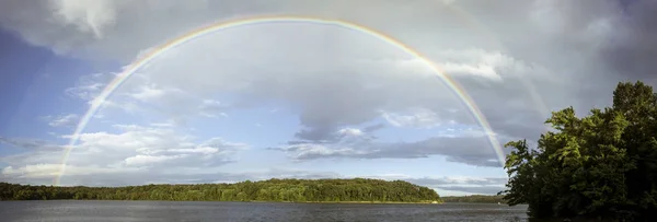 Volledige Rainbow in Kentucky — Stockfoto