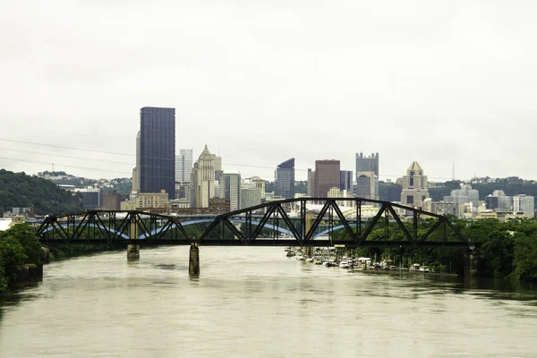Pittsburgh Skyline Con Río Allegheny —  Fotos de Stock