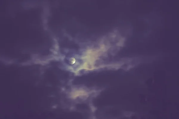 Cielo notturno e luna sfocati — Foto Stock