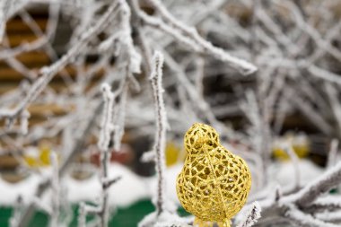 Yapay dekorasyon altın kuş