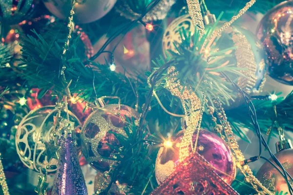 Kerstboom decoraties Macro gefilterd — Stockfoto