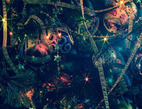 Різдвяна ялинка прикраси макрофільтровані — стокове фото