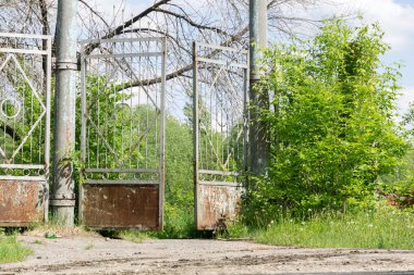 Eski stadyum kapısı