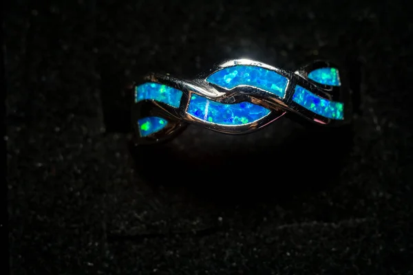 Modrý opál prsten — Stock fotografie